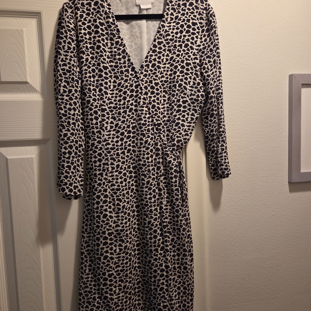 Liz Claiborne Giraffe Patterned Long Sleeve Dress